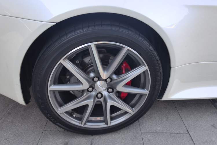 Used AstonMartin V8 Vantage 2012 4.7L S Coupe Right Rear Wheel Hub