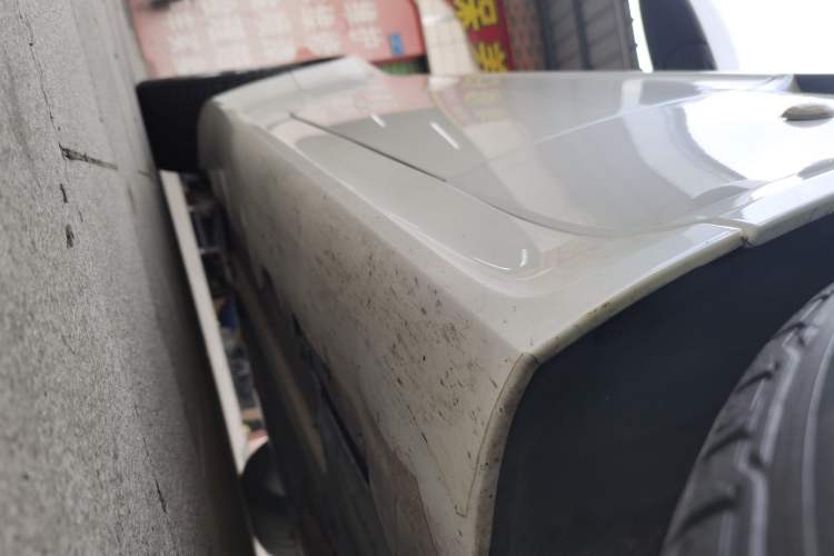 Used AstonMartin V8 Vantage 2012 4.7L S Coupe Right Side Sill