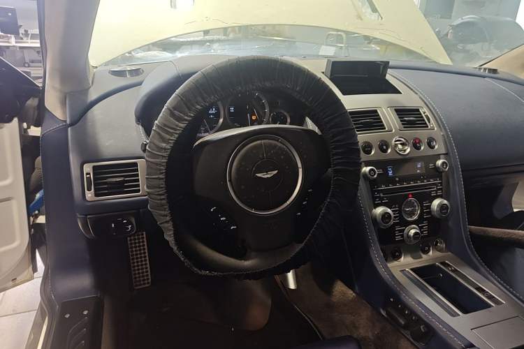 Used AstonMartin V8 Vantage 2012 4.7L S Coupe Steering Wheel