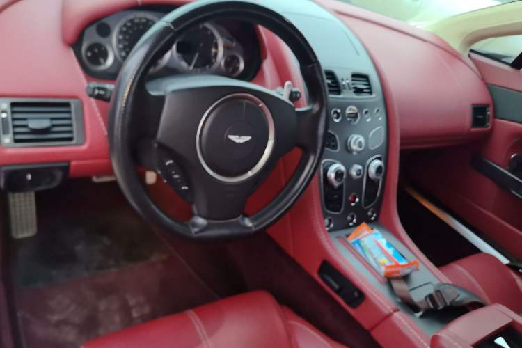 Used AstonMartin V8 Vantage 2015 4.7L Coupe Center Console