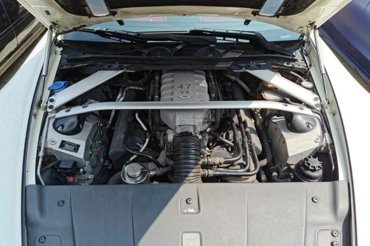 Used AstonMartin V8 Vantage 2015 4.7L Coupe Engine Bay