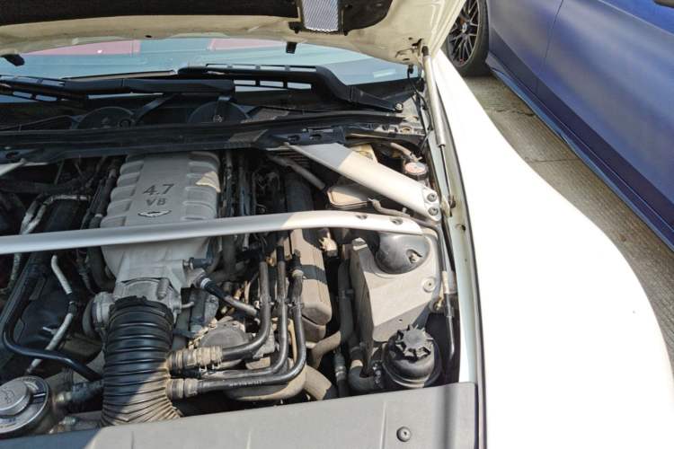 Used AstonMartin V8 Vantage 2015 4.7L Coupe Engine Bay Left