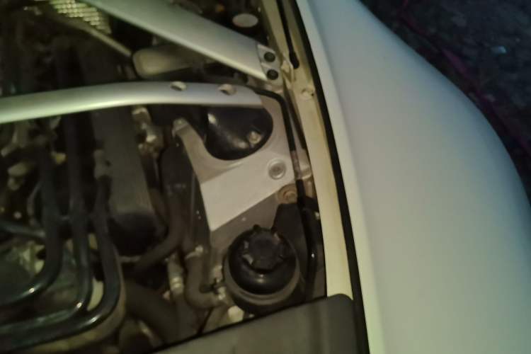 Used AstonMartin V8 Vantage 2015 4.7L Coupe Engine Bay Left