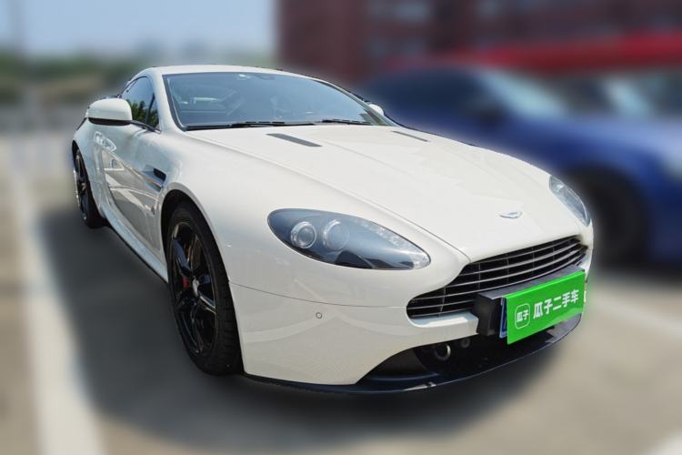 Used AstonMartin V8 Vantage 2015 4.7L Coupe Front Right 45 Deg
