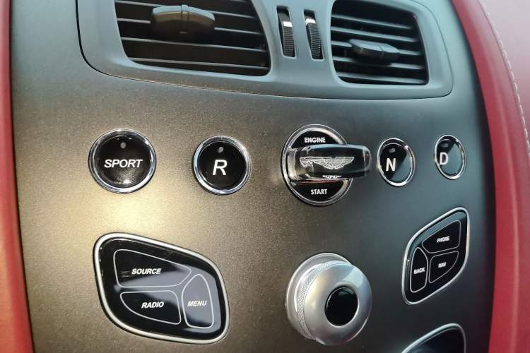 Used AstonMartin V8 Vantage 2015 4.7L Coupe Gear Lever