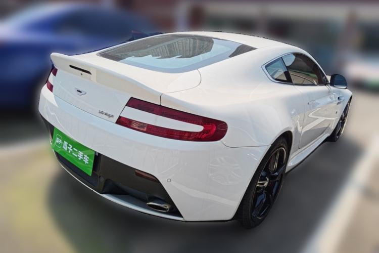 Used AstonMartin V8 Vantage 2015 4.7L Coupe Rear Right 45 Deg