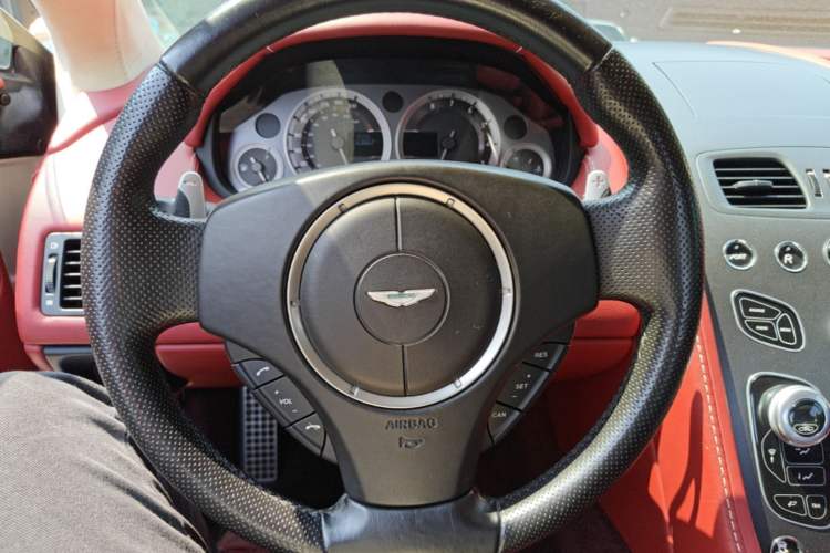Used AstonMartin V8 Vantage 2015 4.7L Coupe Steering Wheel