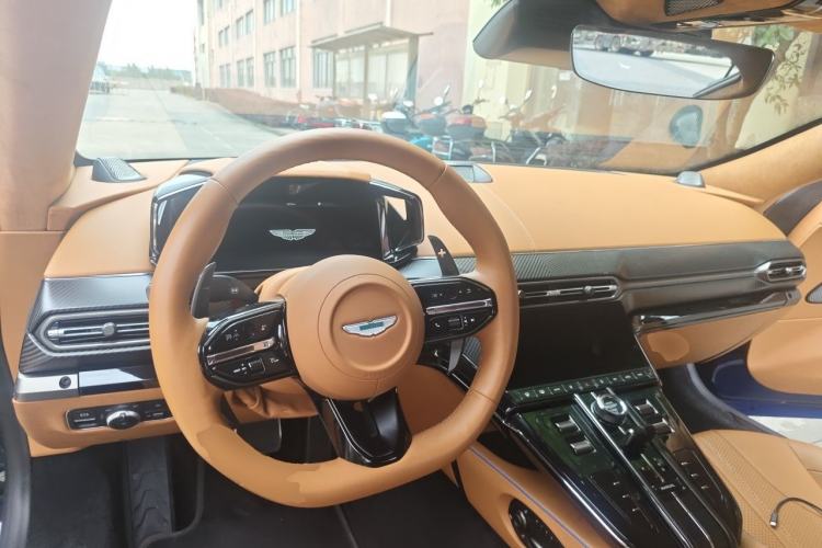 Used AstonMartin V8 Vantage 2024 4.0T V8 Coupe Center Console