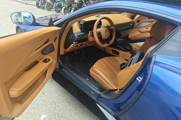 Used AstonMartin V8 Vantage 2024 4.0T V8 Coupe Driver Seat