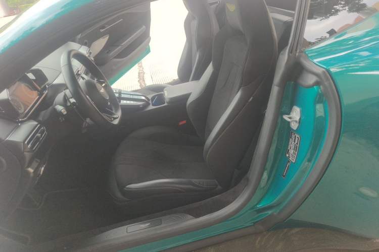 Used AstonMartin V8 Vantage 2024 4.0T V8 Coupe Left Front Seat