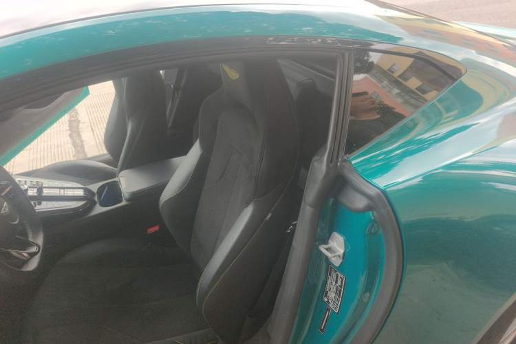 Used AstonMartin V8 Vantage 2024 4.0T V8 Coupe Left Rear Seat
