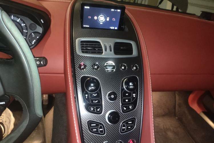 Used AstonMartin Vanquish 2013 6.0L standard version Audio And AC Panel