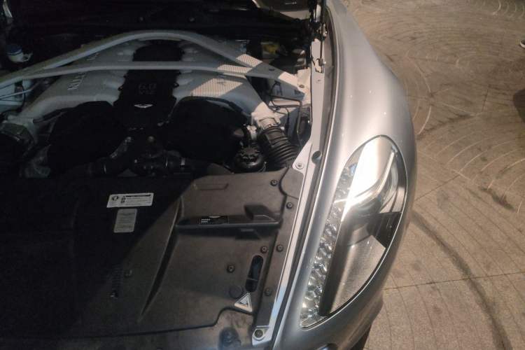 Used AstonMartin Vanquish 2013 6.0L standard version Engine Bay Left