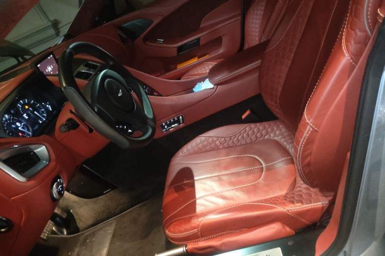 Used AstonMartin Vanquish 2013 6.0L standard version Left Front Seat