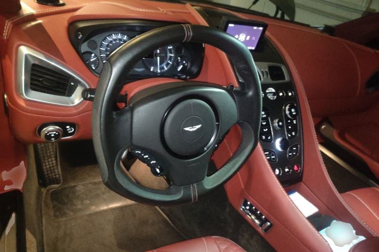 Used AstonMartin Vanquish 2013 6.0L standard version Steering Wheel