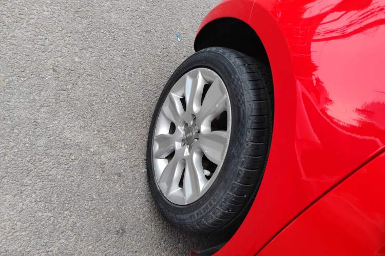 Used Audi A1 2014 30 TFSI Sportback Technology Model Right Rear Wheel Hub