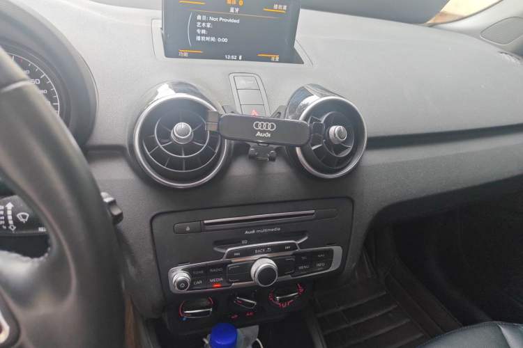 Used Audi A1 2016 30 TFSI Sportback Design Fashion Edition Audio And AC Panel