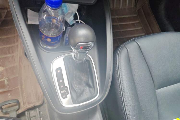 Used Audi A1 2016 30 TFSI Sportback Design Fashion Edition Gear Lever