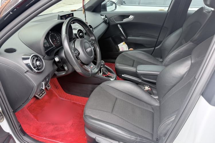 Used Audi A1 2016 30 TFSI Sportback S Line Sports Edition Interior 2