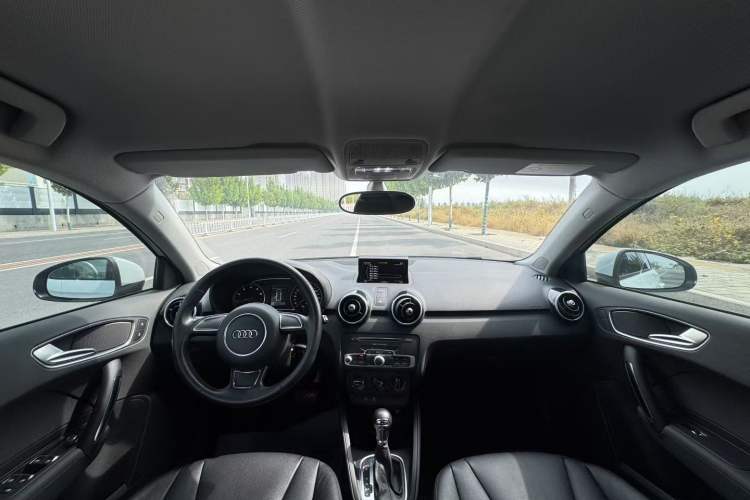 Used Audi A1 2016 30 TFSI Sportback Design Fashion Edition Interior 3