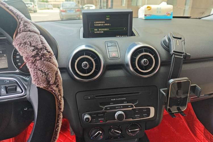 Used Audi A1 2012 1.4 TFSI Ego Audio And AC Panel