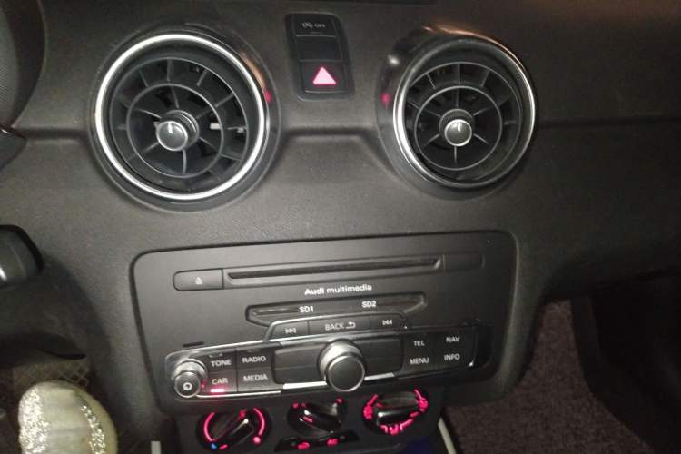 Used Audi A1 2012 1.4 TFSI Ego Audio And AC Panel
