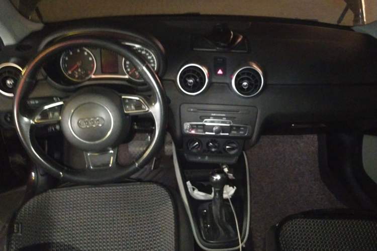 Used Audi A1 2012 1.4 TFSI Ego Center Console