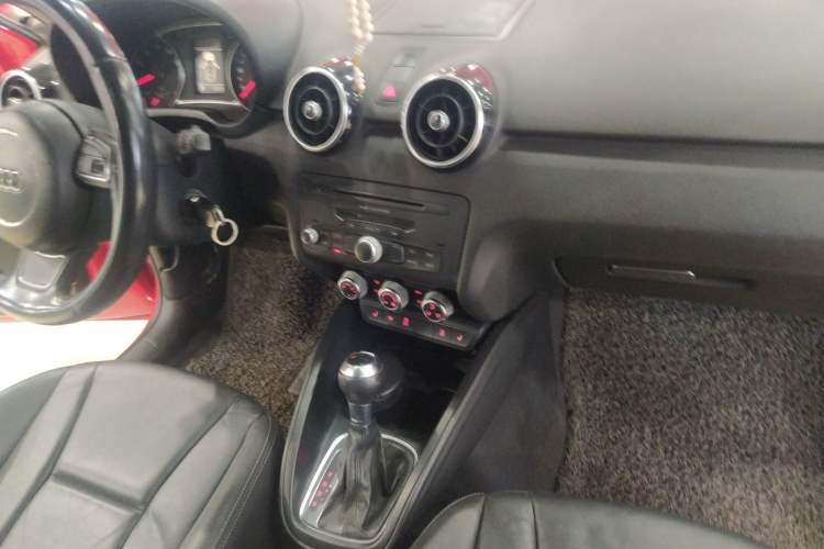 Used Audi A1 2012 1.4 TFSI Ego plus Audio And AC Panel