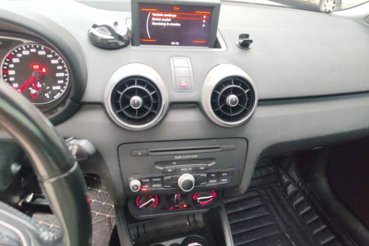 Used Audi A1 2012 1.4 TFSI Ego Audio And AC Panel