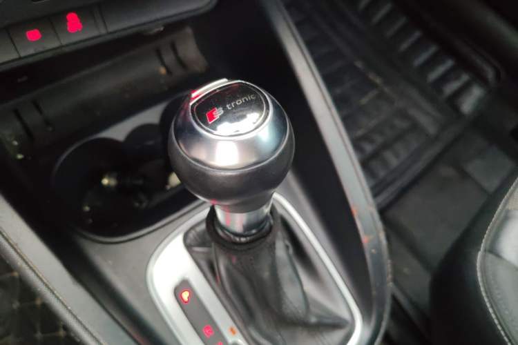 Used Audi A1 2012 1.4 TFSI Ego Gear Lever