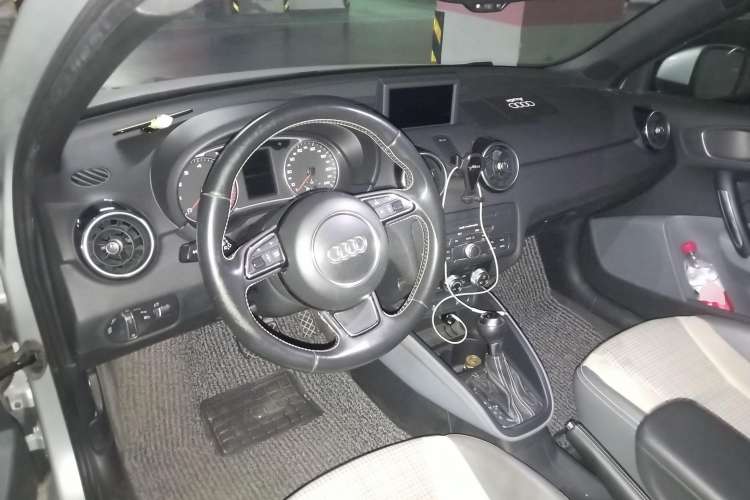 Used Audi A1 2012 1.4 TFSI Ego Center Console