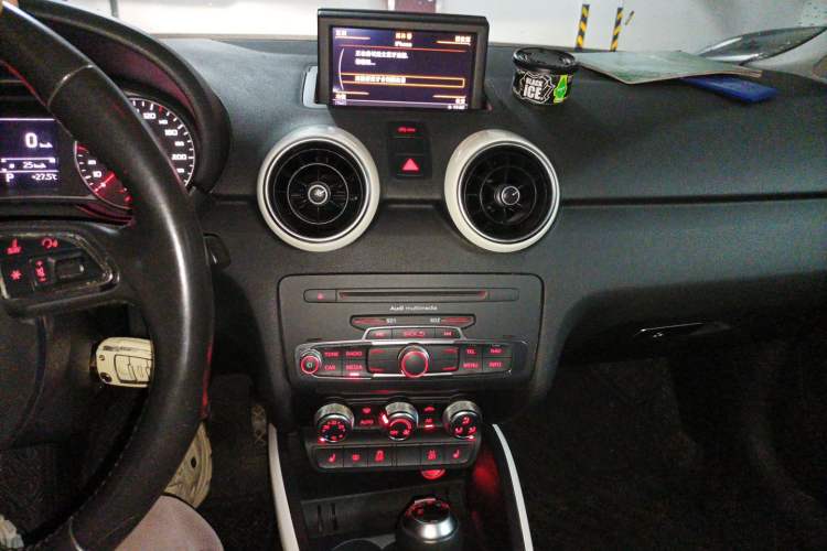 Used Audi A1 2012 1.4 TFSI Ego plus Audio And AC Panel