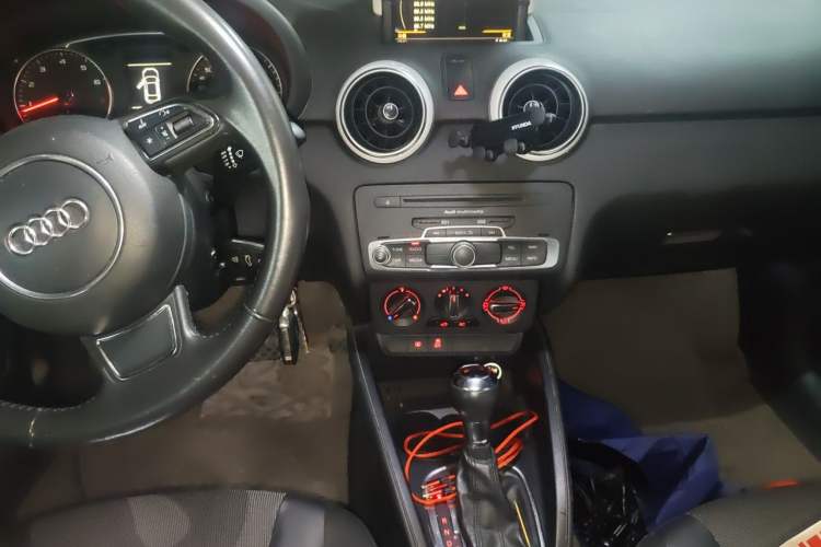 Used Audi A1 2012 1.4 TFSI Ego Audio And AC Panel