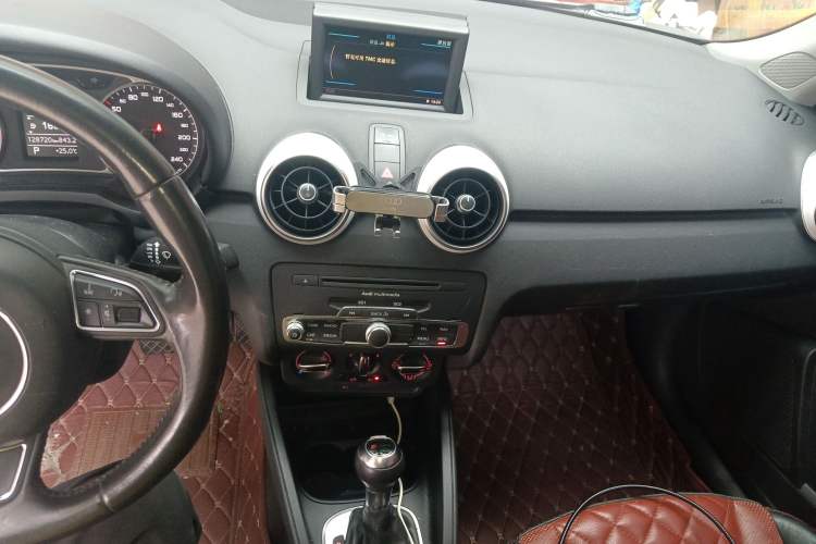 Used Audi A1 2012 1.4 TFSI Ego Audio And AC Panel