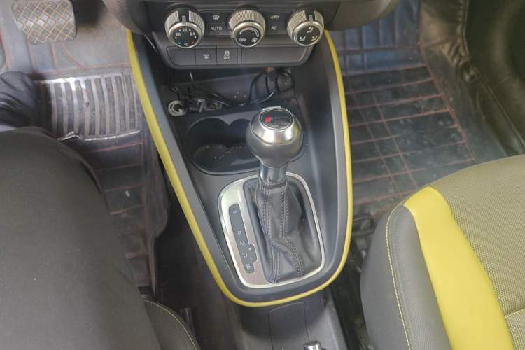 Used Audi A1 2012 1.4 TFSI Ego Gear Lever