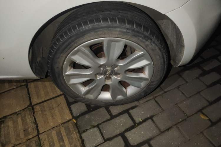 Used Audi A1 2012 1.4 TFSI Urban Right Front Wheel Hub