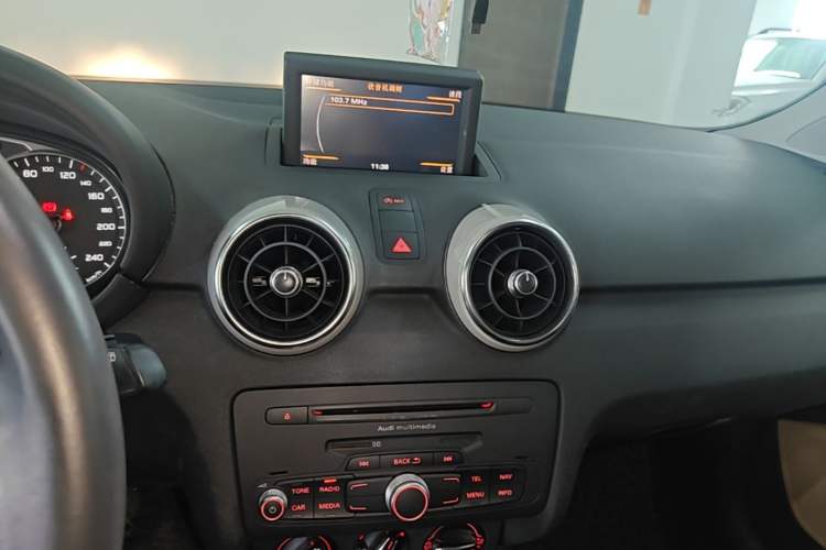 Used Audi A1 2013 30 TFSI Sportback Ego Audio And AC Panel