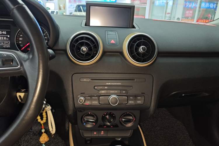 Used Audi A1 2013 30 TFSI Sportback Ego Audio And AC Panel