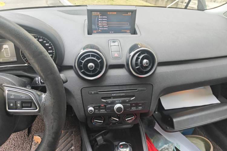 Used Audi A1 2013 30 TFSI Sportback Ego Audio And AC Panel