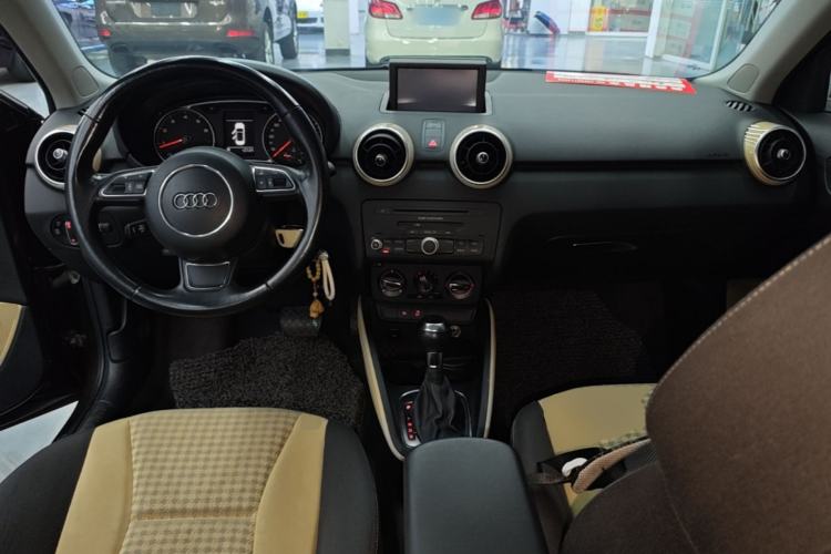 Used Audi A1 2013 30 TFSI Sportback Ego Center Console