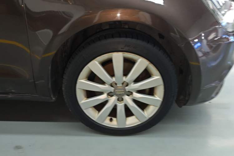 Used Audi A1 2013 30 TFSI Sportback Ego Right Front Wheel Hub