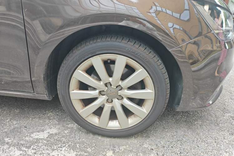 Used Audi A1 2013 30 TFSI Sportback Ego Right Front Wheel Hub