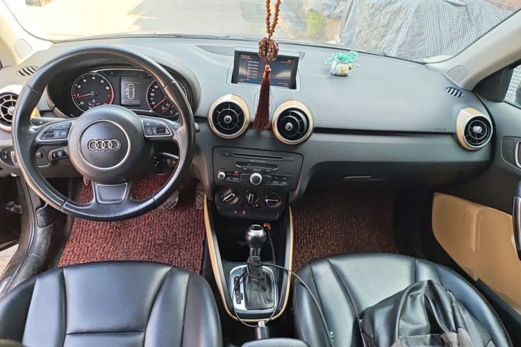 Used Audi A1 2013 30 TFSI Sportback Ego Center Console