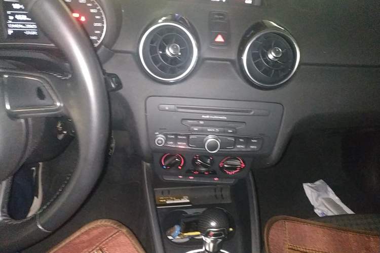 Used Audi A1 2013 30 TFSI Sportback Urban Audio And AC Panel