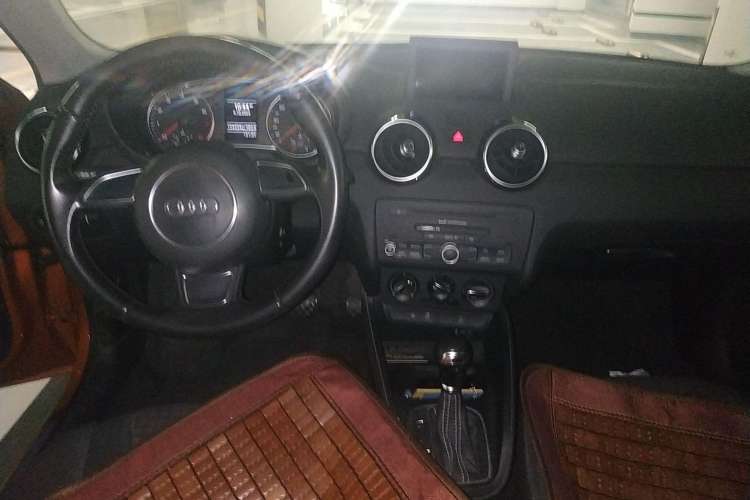 Used Audi A1 2013 30 TFSI Sportback Urban Center Console
