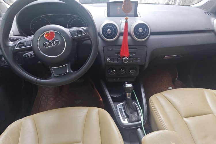 Used Audi A1 2013 30 TFSI Sportback Ego Center Console