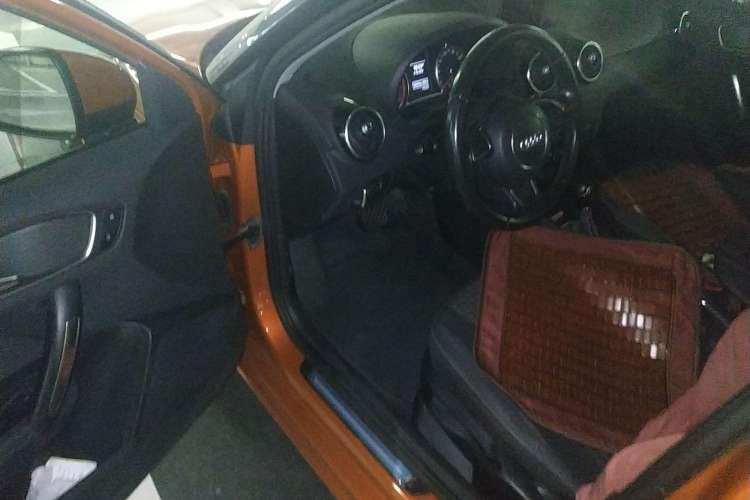 Used Audi A1 2013 30 TFSI Sportback Urban Driver Seat