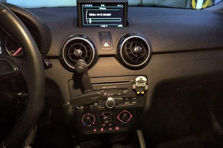 Used Audi A1 2013 30 TFSI Sportback Urban Audio And AC Panel