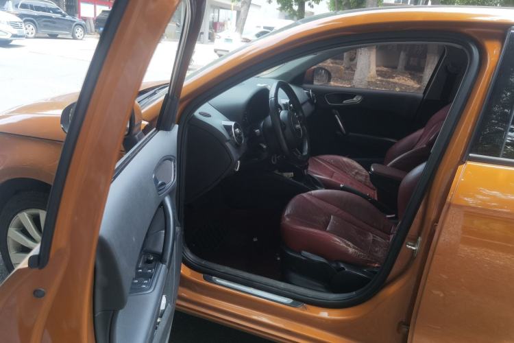 Used Audi A1 2013 30 TFSI Sportback Urban Driver Seat
