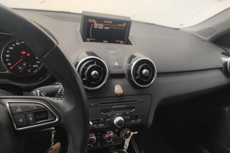 Used Audi A1 2013 30 TFSI Sportback Ego Audio And AC Panel